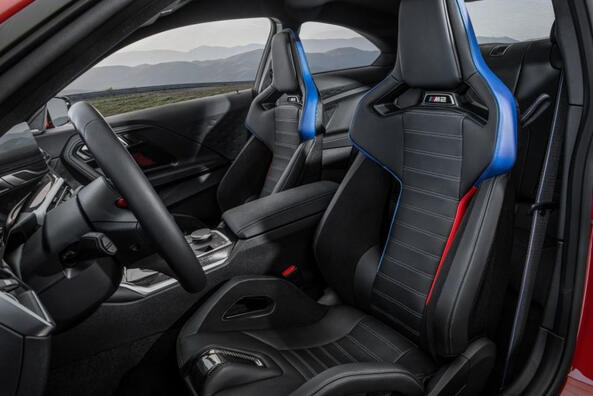 Test športového kupé BMW M2 Coupe druhej generácie Fotografia 5