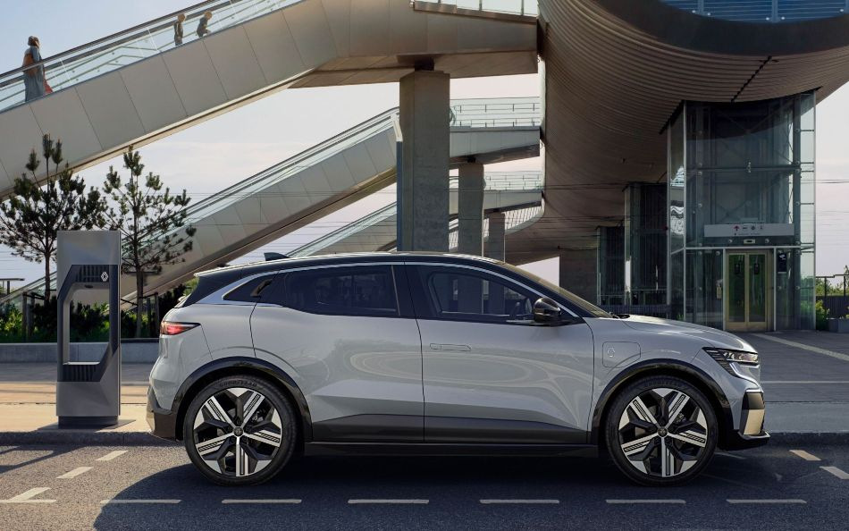 Recenzia elektrického hatchbacku Renault Megane E-Tech
