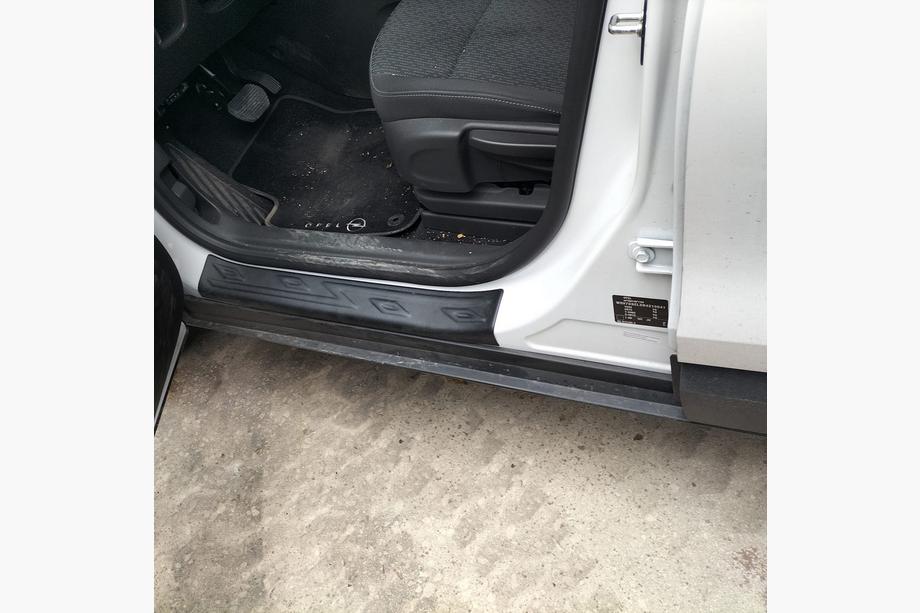 Opel Crossland X 2017–2024 EuroCap kryty dverových prahov (4 ks, ABS) Image