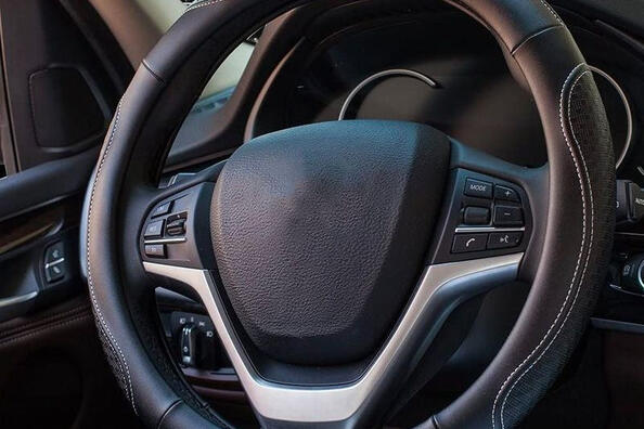 Ako si vybrať poťah na volant do auta