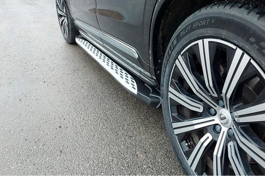 Volvo XC90 2015– Bočné nášľapy Shining (2 ks, hliník) Image