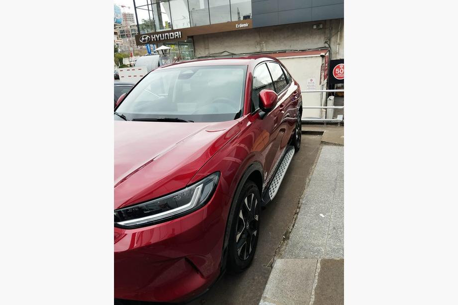 Honda ZR-V 2022– Bočné nášľapy Shining (2 ks, hliník) Fotografia 3