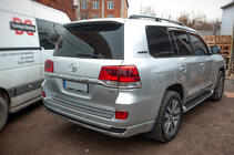 Toyota Land Cruiser 200 2007–2021 OEM lišta nad ŠPZ (2016+) fotografia 7
