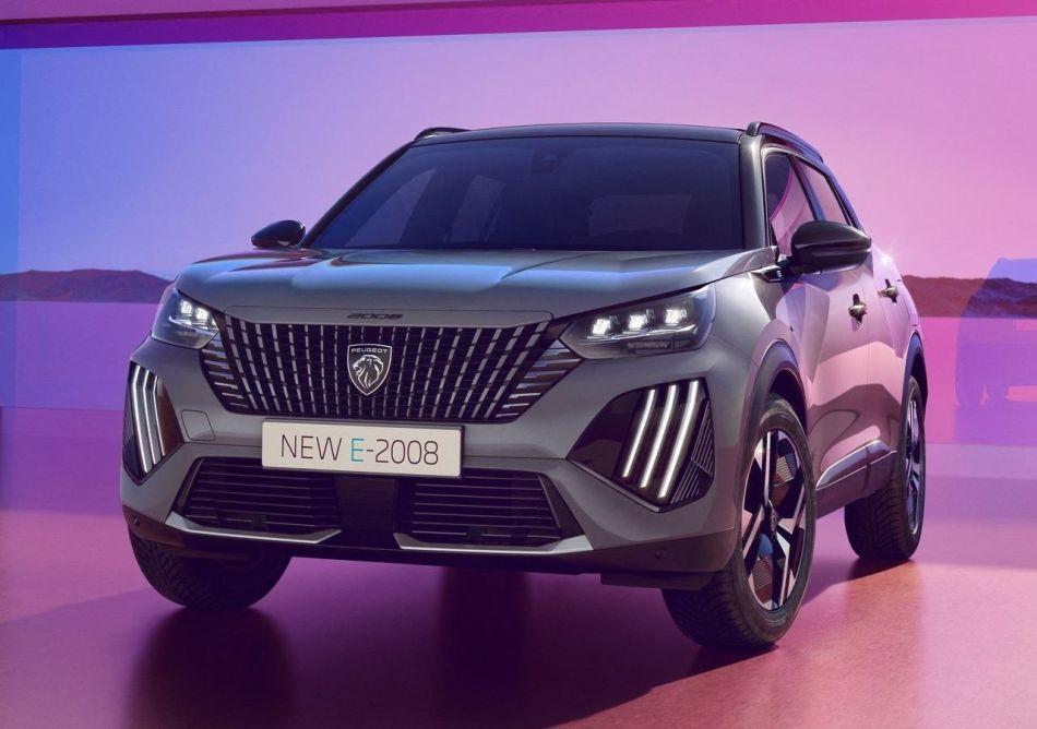 Peugeot e-2008: prehľad modernizovaného kompaktného elektromobilu