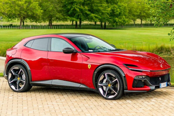 Test športového crossoveru s pohonom všetkých kolies Ferrari Purosangue Fotografia 3