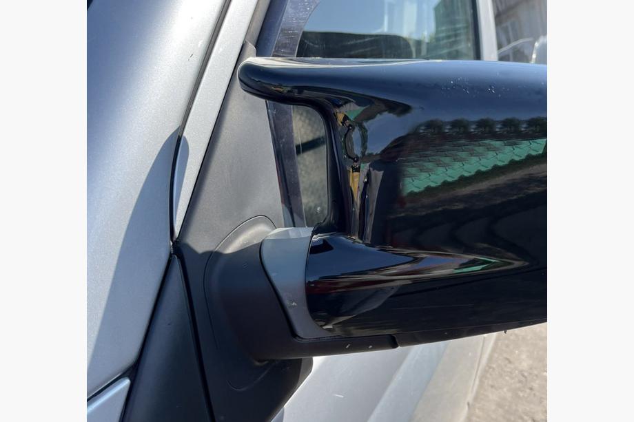 Volkswagen Caddy 2010–2015 Kryty zrkadiel RLine-Look (2 ks) Fotografia 3