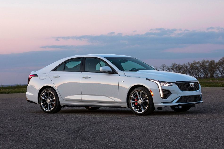 Cadillac CT4: luxus, výkon a technológie v kompaktnom sedane