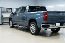 Chevrolet Silverado 2019– Bočné nášľapy Allmond Grey (2 ks, hliník) fotografia 2