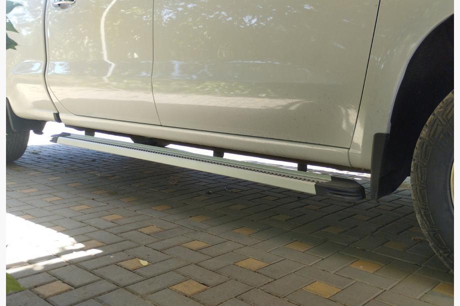 Chevrolet Silverado 2019– Bočné nášľapy Maya V2 (2 ks, hliník) Image