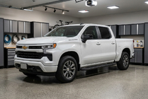 Chevrolet Silverado 2019– Bočné prahy Tayga Black (2 ks, hliník) fotografia 1