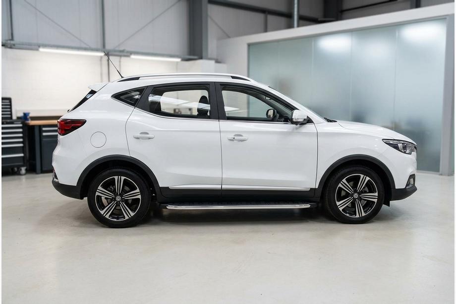MG ZS 2017–2024 Bočné nášľapy BlackLine (2 ks, hliník) Image
