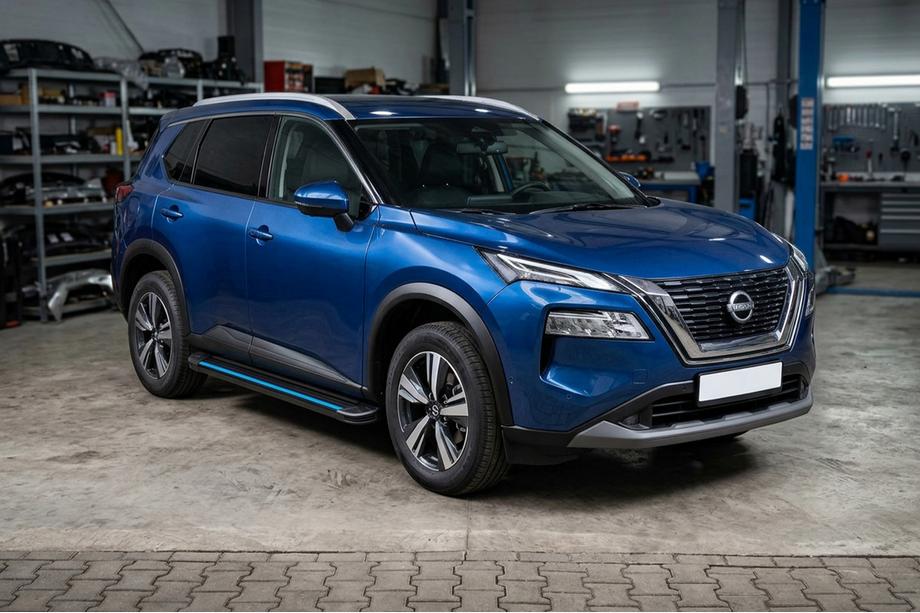 Nissan X-trail T33/Rogue 2022– Bočné nášľapy Maya Blue (2 ks, hliník) Image