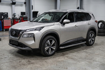 Nissan X-trail T33/Rogue 2022– Bočné nášľapy Maydos V1 (2 ks, hliník) fotografia 1