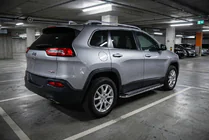 Jeep Cherokee KL 2013– Bočné nášľapy Maydos V2 (2 ks, hliník) fotografia 1