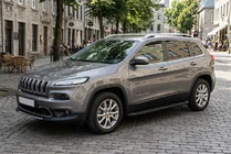 Jeep Cherokee KL 2013– Bočné prahy Tayga Black (2 ks, hliník) fotografia 1
