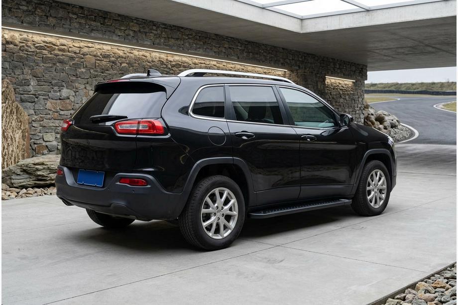 Jeep Cherokee KL 2013– Bočné nášľapy Allmond Black (2 ks, hliník) Image