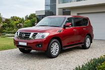 Nissan Armada 2016–2024 Bočné nášľapy Maya Red (2 ks., hliník) fotografia 1