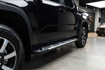 Volkswagen Amarok 2022– Bočné nášľapy Sunrise (2 ks, hliník) fotografia 1