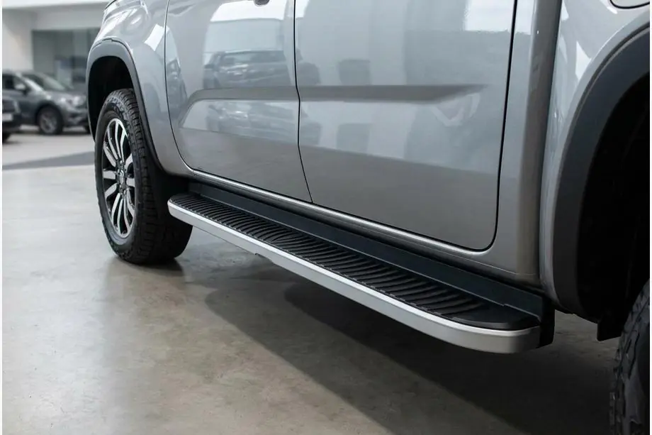 Volkswagen Amarok 2022– Bočné prahy Tayga Grey (2 ks, hliník) Image
