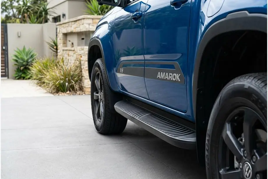 Ford Ranger 2022– Bočné prahy Tayga Black (2 ks, hliník) Image