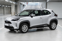 Toyota Yaris/Yaris Cross (XP210) 2020– Bočné nášľapy Tayga V2 (2 ks, hliník) fotografia 1