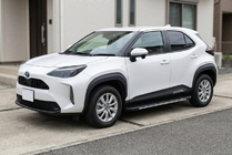 Toyota Yaris/Yaris Cross (XP210) 2020– Bočné prahy Bosphore Grey (2 ks, hliník) fotografia 1