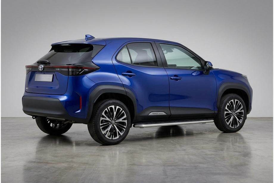 Toyota Yaris/Yaris Cross (XP210) 2020– Bočné nášľapy Maydos V1 (2 ks, hliník) Image