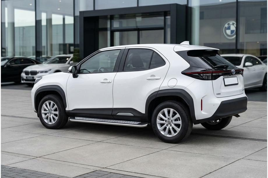 Toyota Yaris/Yaris Cross (XP210) 2020– Bočné nášľapy Maydos V2 (2 ks, hliník) Image