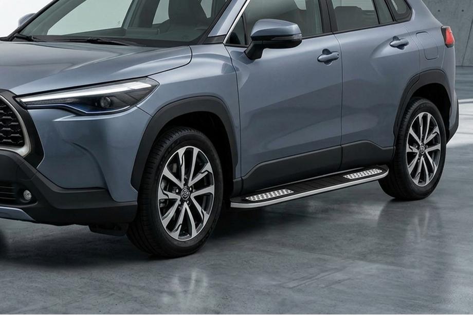 Toyota Corolla Cross 2020– Bočné nášľapy Tayga V2 (2 ks, hliník) Fotografia 1