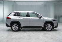 Toyota Corolla Cross 2020– Bočné nášľapy Fullmond (2 ks, hliník) fotografia 1