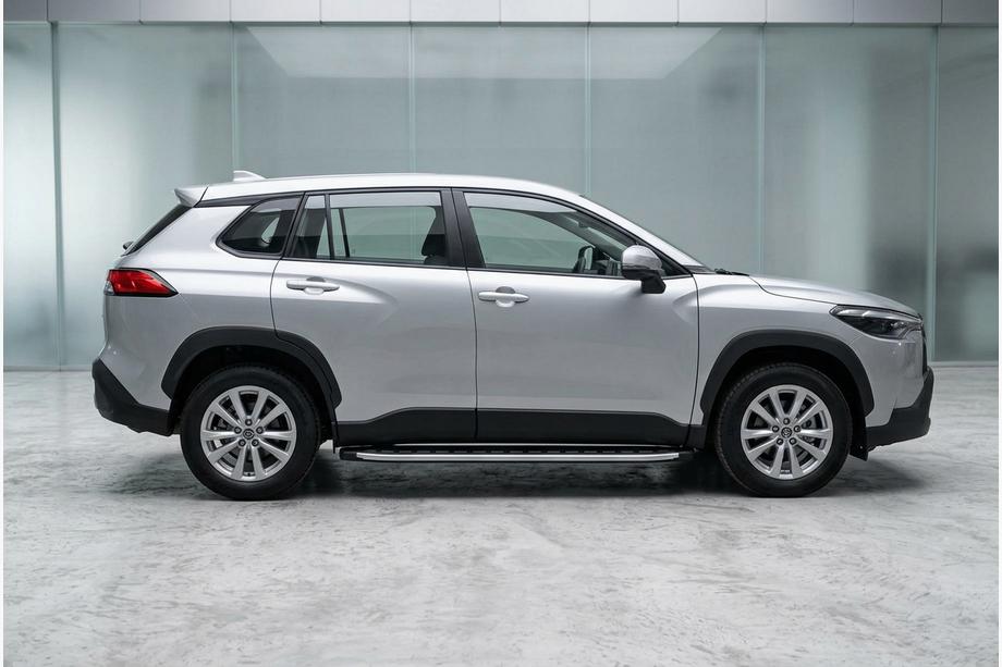 Toyota Corolla Cross 2020– Bočné nášľapy Fullmond (2 ks, hliník) Image
