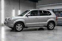 Hyundai Tucson JM 2004– Bočné nášľapy Shining V1 (2 ks, hliník) fotografia 1