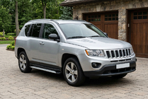 Jeep Compass 2006–2016 Bočné nášľapy Shining V1 (2 ks, hliník) fotografia 1