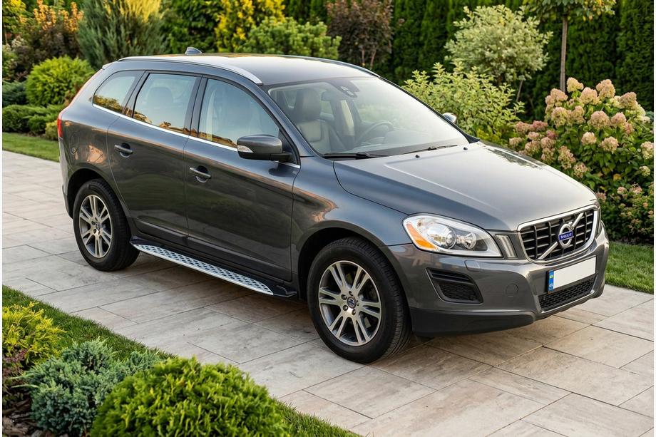 Volvo XC60 2009–2017 Bočné nášľapy Shining V1 (2 ks, hliník) Image
