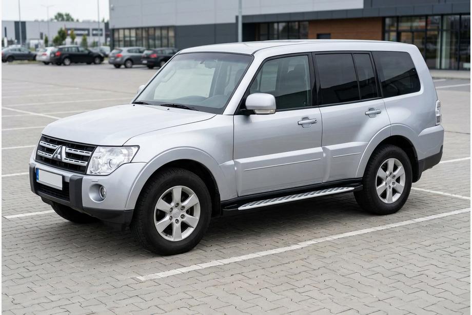 Mitsubishi Pajero Wagon IV 2006–2021 Bočné nášľapy Shining V1 (2 ks, hliník) Image