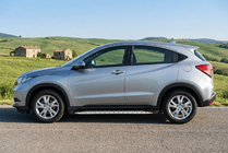 Honda HR-V 2014–2021 Bočné nášľapy Shining V1 (2 ks, hliník) fotografia 1