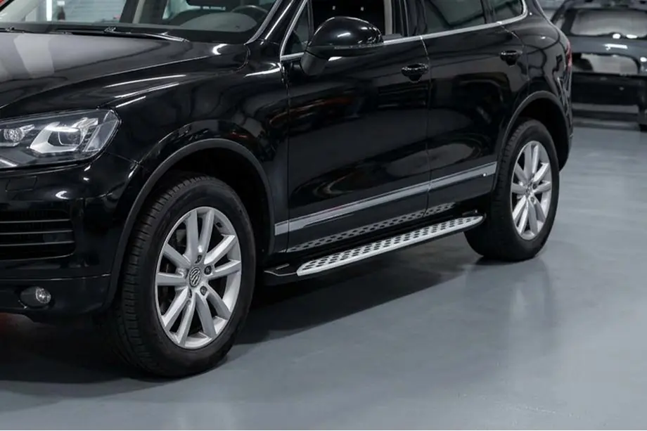 Porsche Cayenne 2003–2010 Bočné nášľapy Shining V1 (2 ks, hliník) Image