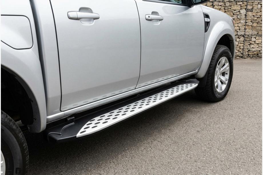 Ford Ranger 2007–2011 Bočné nášľapy Shining V1 (2 ks, hliník) Image