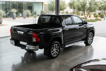 Toyota Hilux 2015– Bočné nášľapy Shining V1 (2 ks, hliník) fotografia 1