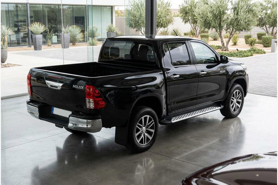 Toyota Hilux 2015– Bočné nášľapy Shining V1 (2 ks, hliník) Image