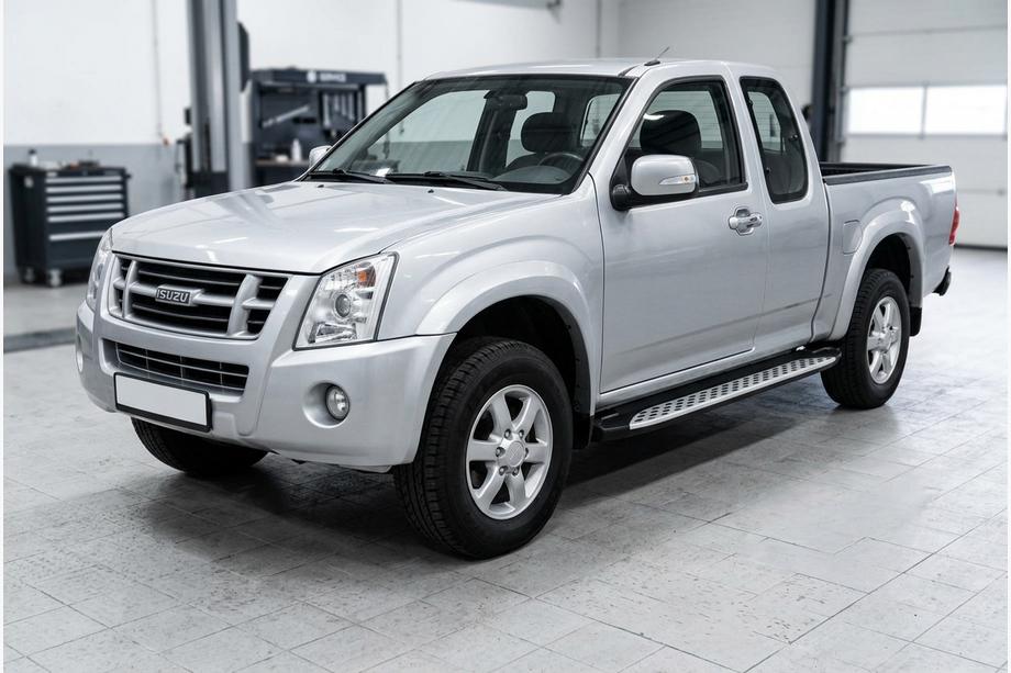 Isuzu D-Max 2002–2011 Bočné nášľapy Shining V1 (2 ks, hliník) Image