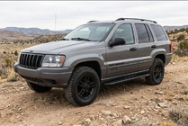 Jeep Grand Cherokee WJ 1999–2004 Bočné nášľapy Bosphore Black (2 ks, hliník) fotografia 1