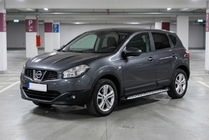 Nissan Qashqai 2010–2014 Bočné nášľapy Shining V1 (2 ks, hliník) fotografia 1