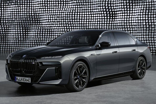 BMW 7 Series: vlajková loď medzi sedanmi novej generácie