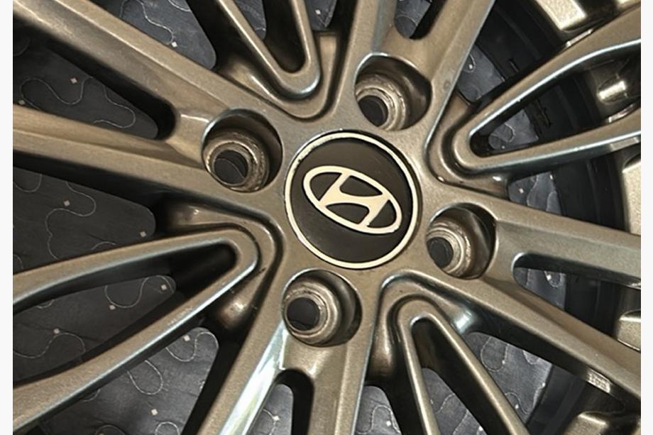 Hyundai Čierne stredové krytky diskov hyun60tur-bl (59 mm / 55 mm, 4 ks) Image