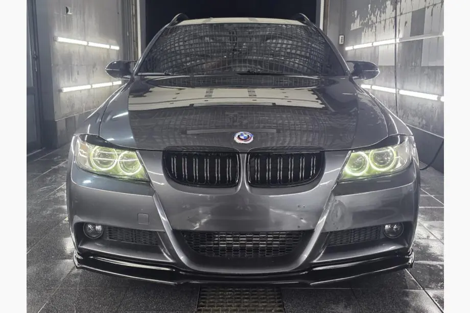 BMW 3 rad E90/E91 2005–2011 Jubilejný emblém 82 mm (predný) Image