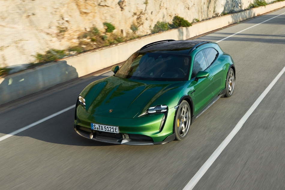 Porsche Taycan Cross Turismo: univerzálny elektrický športiak