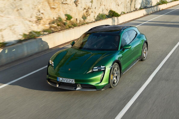 Porsche Taycan Cross Turismo: univerzálny elektrický športiak