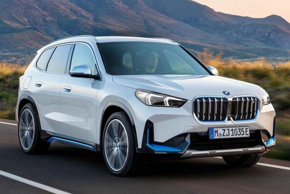 Prehľad kompaktného elektrického crossoveru BMW iX1