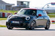 Test „nabitého“ hatchbacku MINI John Cooper Works 3D 3. generácie fotografia 1